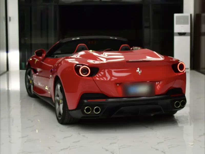 Ferrari Portofino, back