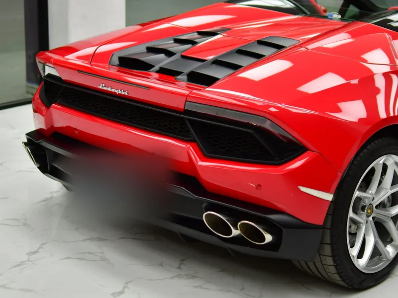 Lamborghini Huracán, back