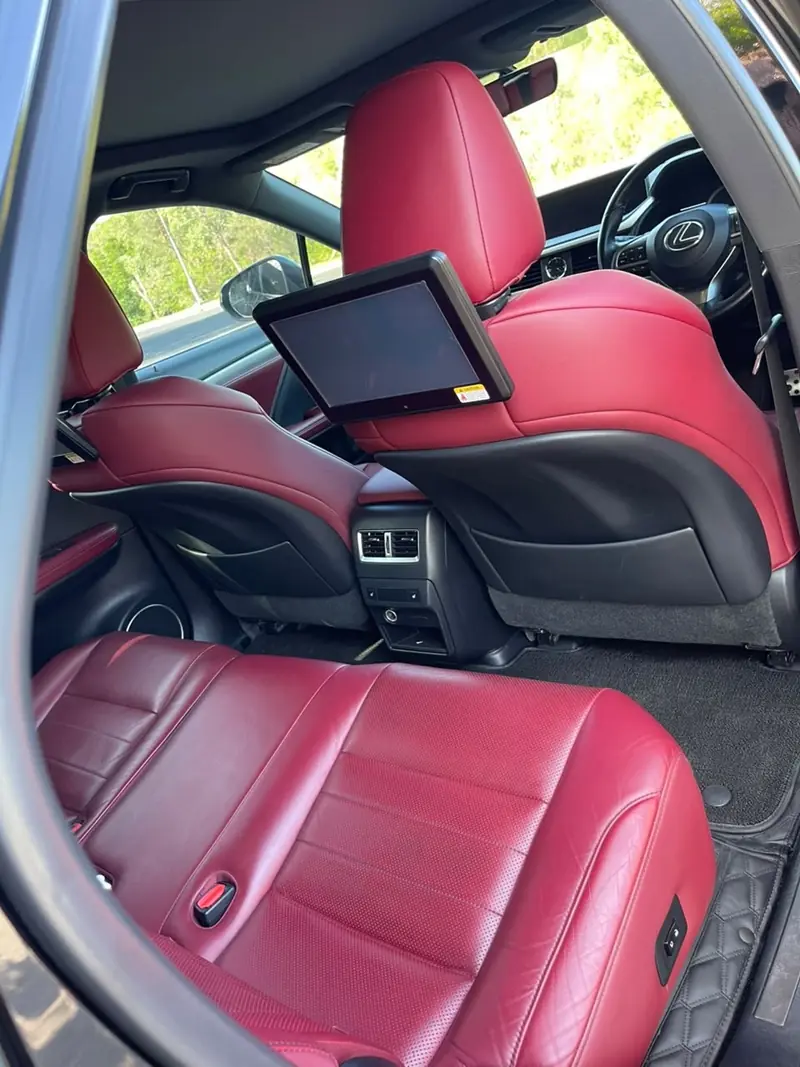 Lexus RX 300 Black, seats