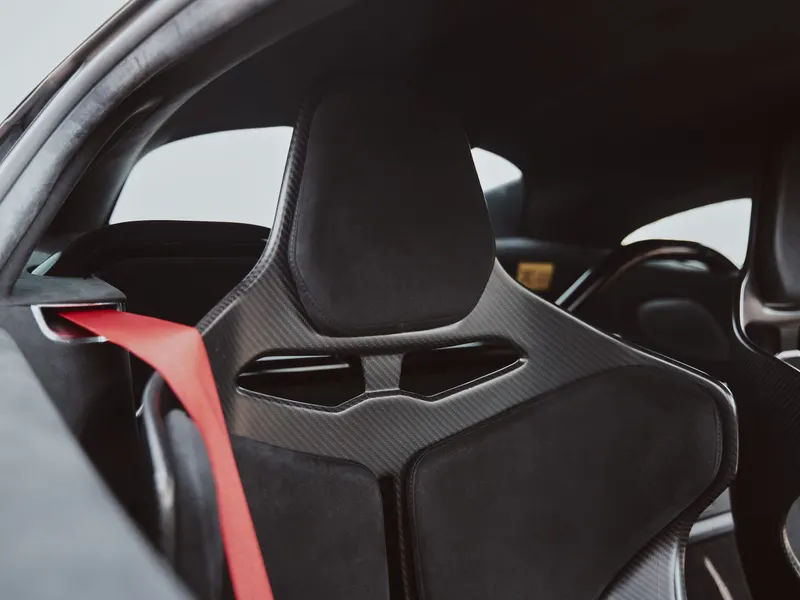 McLaren 600LT Red, seats