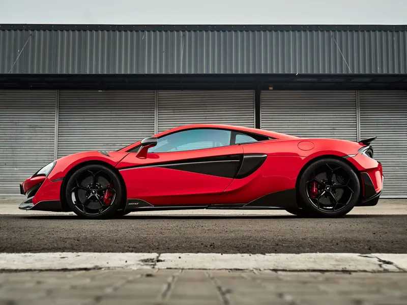 McLaren 600LT Red, side