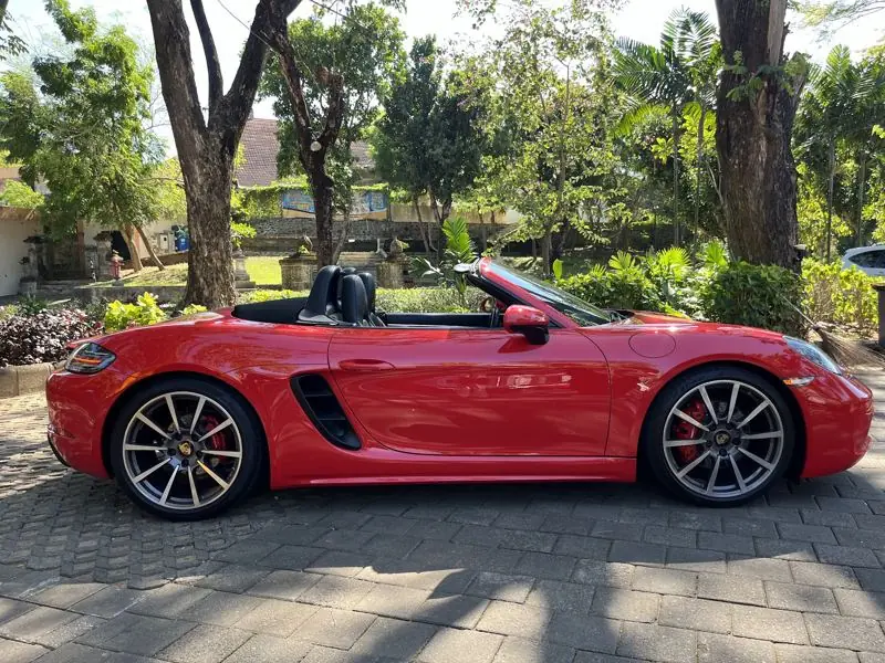 Porsche Boxster Red, side