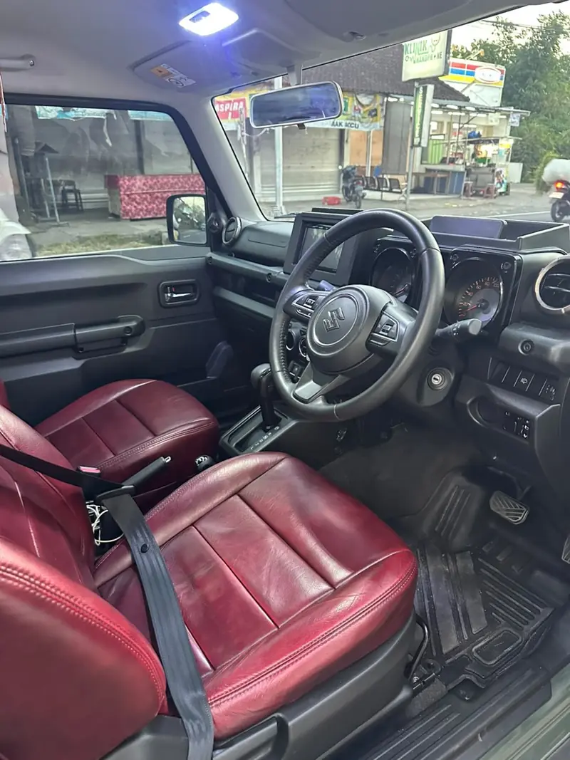 Suzuki Jimny Green, interior